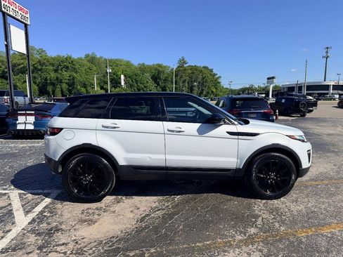 Used 2019 Land Rover Range Rover Evoque SE AWD/4WD image 9