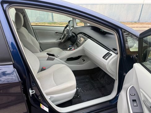Used 2015 Toyota Prius Three image 19