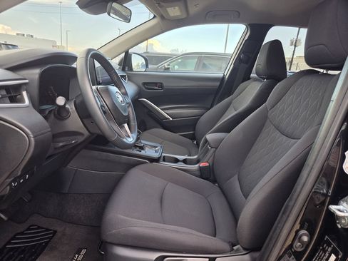 Used 2026 Toyota Corolla Cross LE FWD image 27