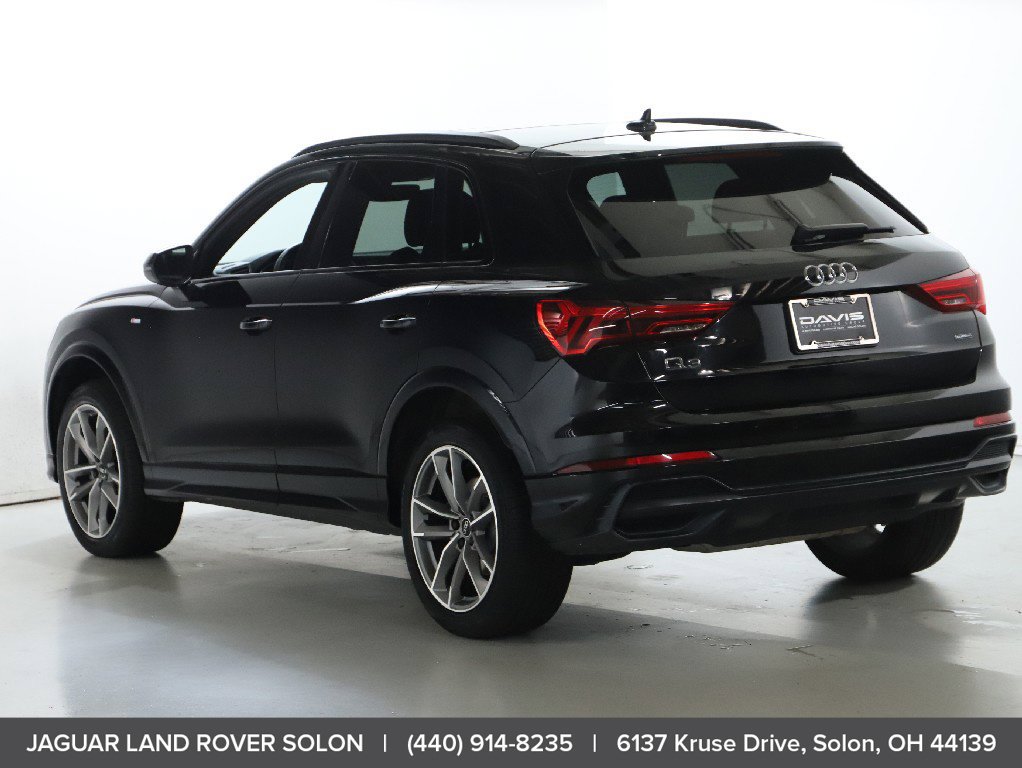 Used 2022 Audi Q3 2.0T Premium w/ Black Optic Sport Package AWD/4WD image 5