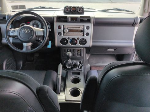 Used 2007 Toyota FJ Cruiser 4WD image 18