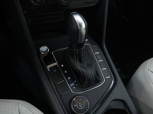 Used 2021 Volkswagen Tiguan S image 23