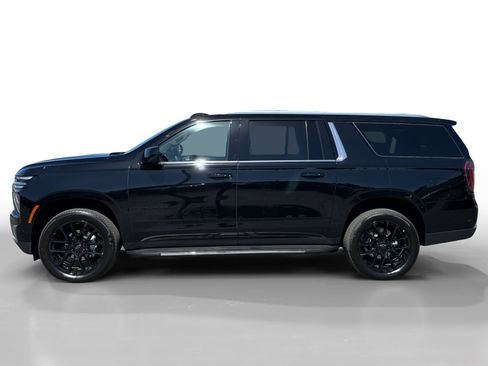 Used 2026 Chevrolet Suburban LS w/ LPO, Dark Essentials Package AWD/4WD image 2