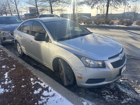Used 2014 Chevrolet Cruze LT image 3