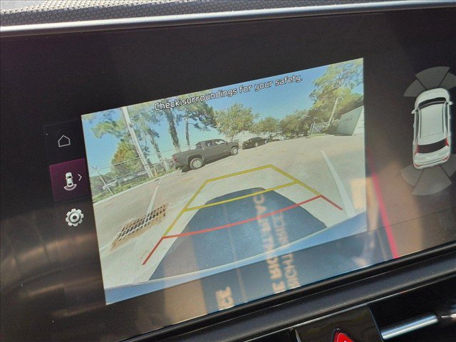 Used 2025 Kia Niro FWD image 12
