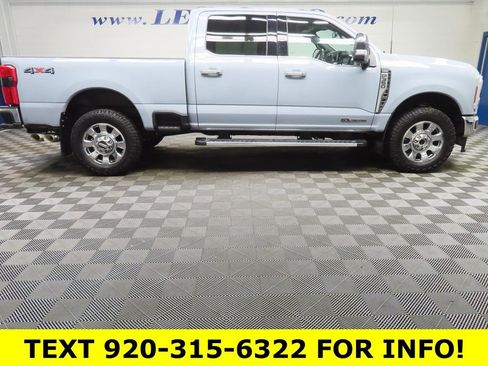 Used 2025 Ford F350 Lariat image 2