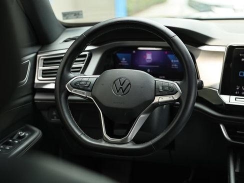 Used 2025 Volkswagen Atlas Cross Sport SE AWD/4WD image 28