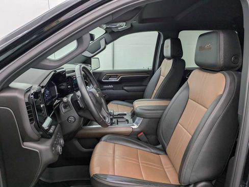 Used 2024 Chevrolet Silverado 1500 High Country w/ Technology Package image 19