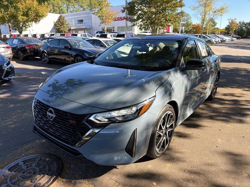 New 2025 Nissan Sentra SR image 3