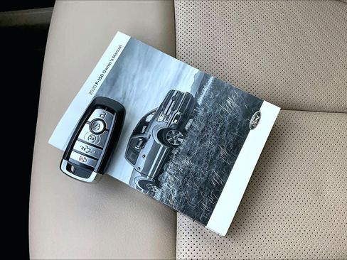 Used 2020 Ford F150 Lariat image 14