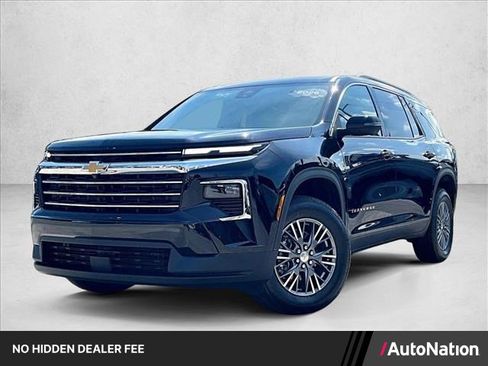 Used 2026 Chevrolet Traverse LT FWD image 1