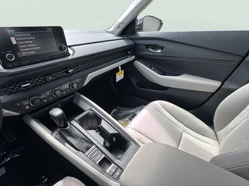 New 2025 Honda Accord SE image 37