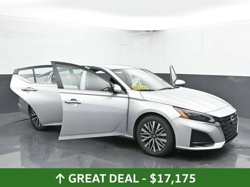 Used 2023 Nissan Altima 2.5 SV image 52