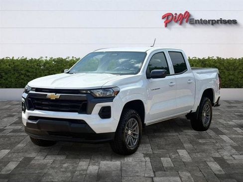 Used 2025 Chevrolet Colorado LT w/ Advanced Trailering Package RWD image 4