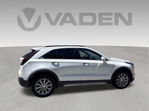 Used 2020 Cadillac XT4 Premium Luxury w/ Cold Weather Package FWD image 30
