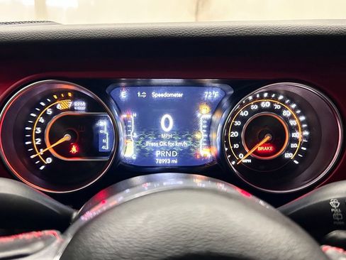 Used 2023 Jeep Wrangler Unlimited Rubicon w/ Cold Weather Group AWD/4WD image 20