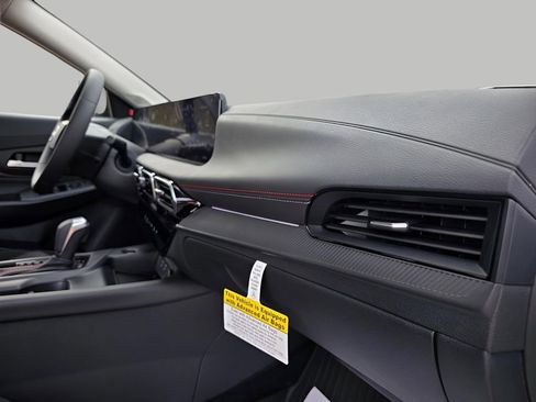 New 2026 Nissan Sentra SR w/ Floor Mat Package image 12