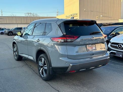 Used 2024 Nissan Rogue SL w/ SL Premium Package image 6