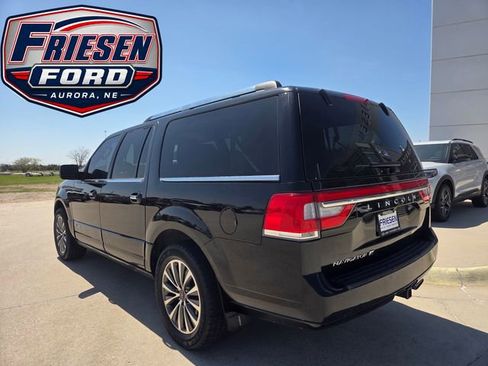 Used 2017 Lincoln Navigator L Select AWD/4WD image 5