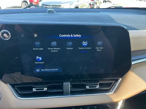 Used 2025 Chevrolet Equinox ACTIV w/ Convenience Package III FWD image 26