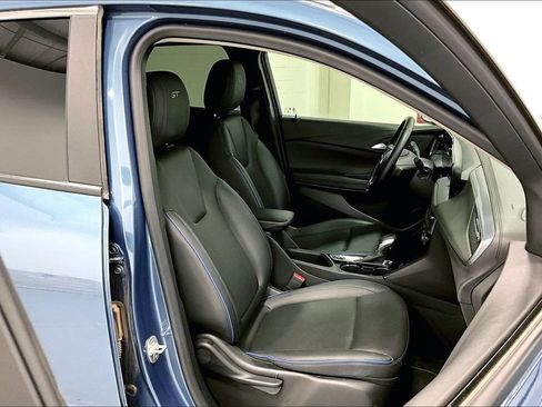 Used 2025 Buick Encore GX Sport Touring FWD image 9