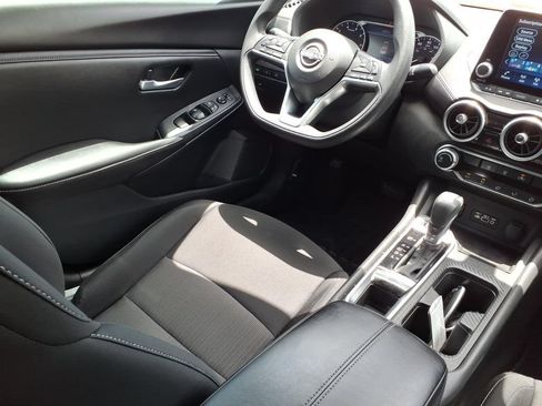 Used 2025 Nissan Sentra SV FWD image 9