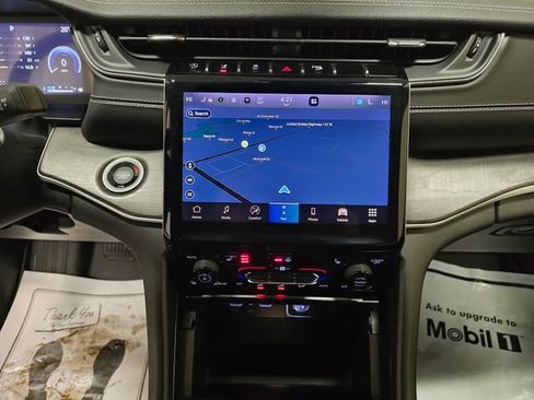 Used 2023 Jeep Grand Cherokee L Limited w/ Black Appearance Package image 18