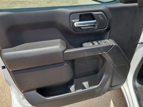 Used 2025 Chevrolet Silverado 1500 Custom image 18