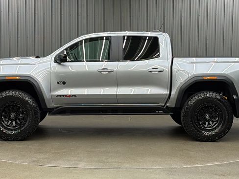 Used 2025 GMC Canyon AT4 w/ AT4X Package AWD/4WD image 2