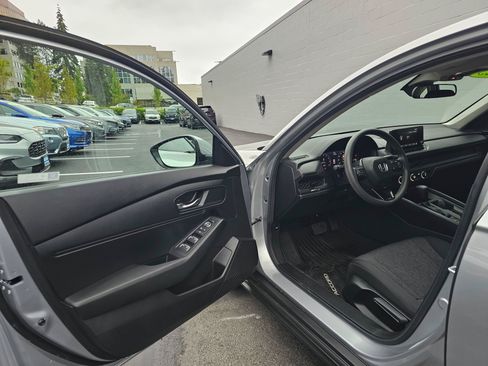 Used 2025 Honda Accord LX image 21