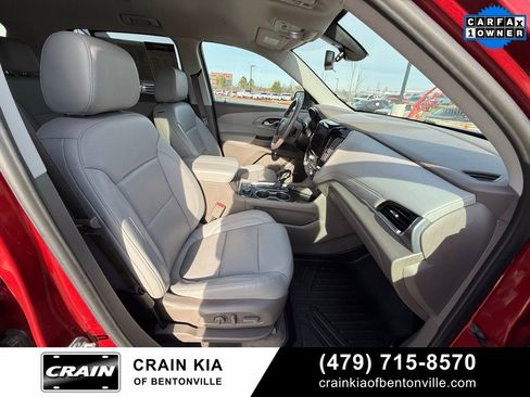 Used 2021 Chevrolet Traverse Premier image 34