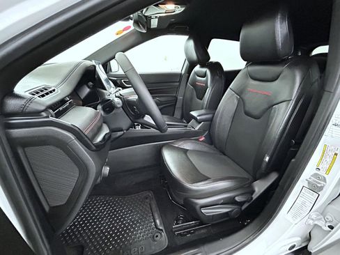 Certified 2025 Jeep Compass Trailhawk AWD/4WD image 10