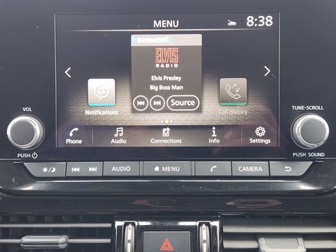 Used 2025 Nissan Pathfinder SV w/ Black Appearance Package image 17