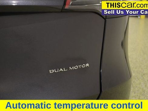 Used 2024 Tesla Model Y Long Range AWD/4WD image 12