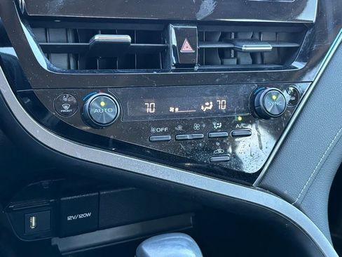 Used 2023 Toyota Camry SE image 19
