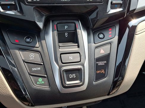 Certified 2024 Honda Odyssey Touring image 19