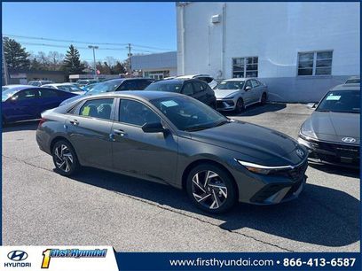 New 2025 Hyundai Elantra SEL