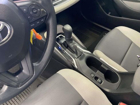 Certified 2025 Toyota Corolla LE FWD image 19