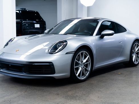 Used 2021 Porsche 911 Carrera 4 image 3