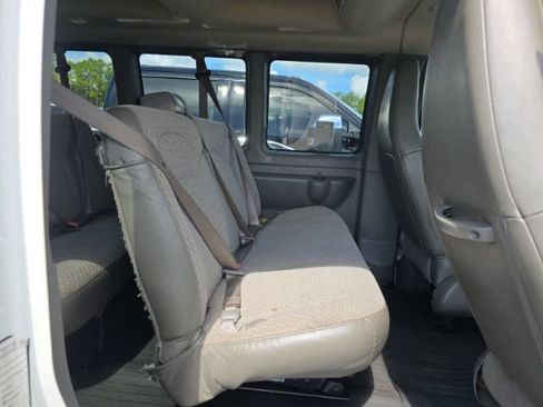 Used 2022 Chevrolet Express 3500 LS RWD image 5