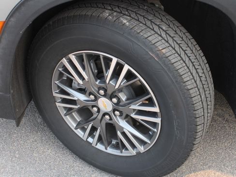 Used 2026 Chevrolet Traverse LT AWD/4WD image 19