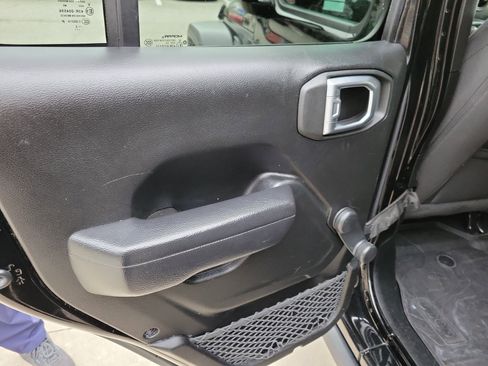 Used 2022 Jeep Wrangler Unlimited Sport image 28