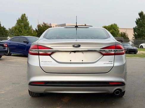 Used 2018 Ford Fusion SE FWD image 10