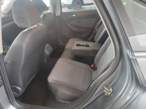 Used 2025 Volkswagen Jetta SE FWD image 12