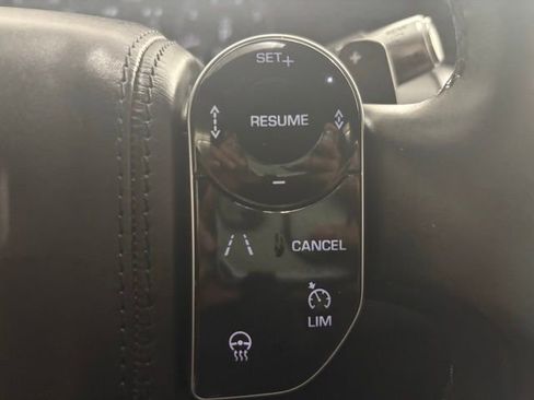 Used 2020 Land Rover Discovery Sport HSE R-Dynamic image 25