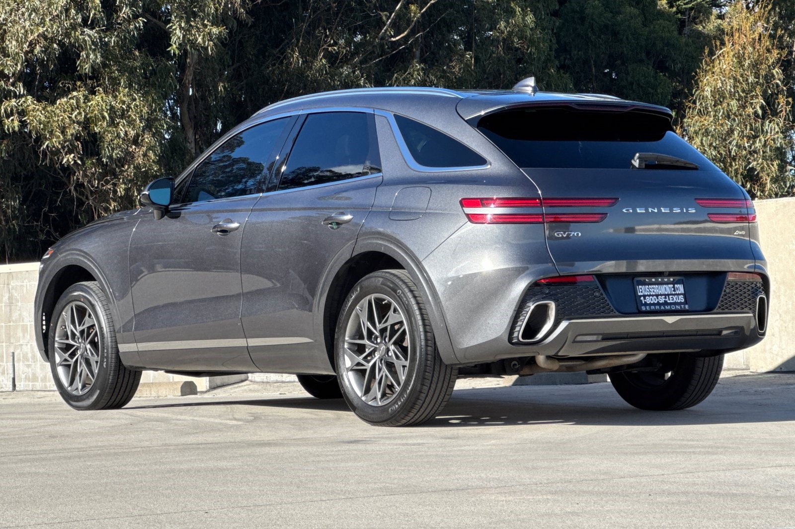 Used 2022 Genesis GV70 2.5T w/ Select Package AWD/4WD image 3
