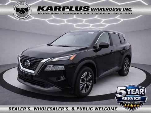 Used 2023 Nissan Rogue SV image 1