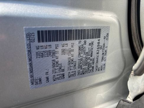 Used 2025 Nissan Rogue SV FWD image 31