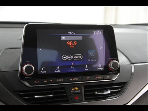 Used 2025 Nissan Altima 2.5 SR AWD/4WD image 10