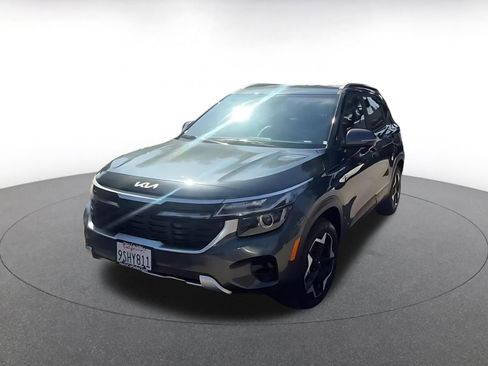 Used 2025 Kia Seltos S image 4